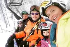 Ski-school-Poiana-Brasov-RJ-ofera-lectii-de-schi-si-snowboard-pentru-copii-si-adulti